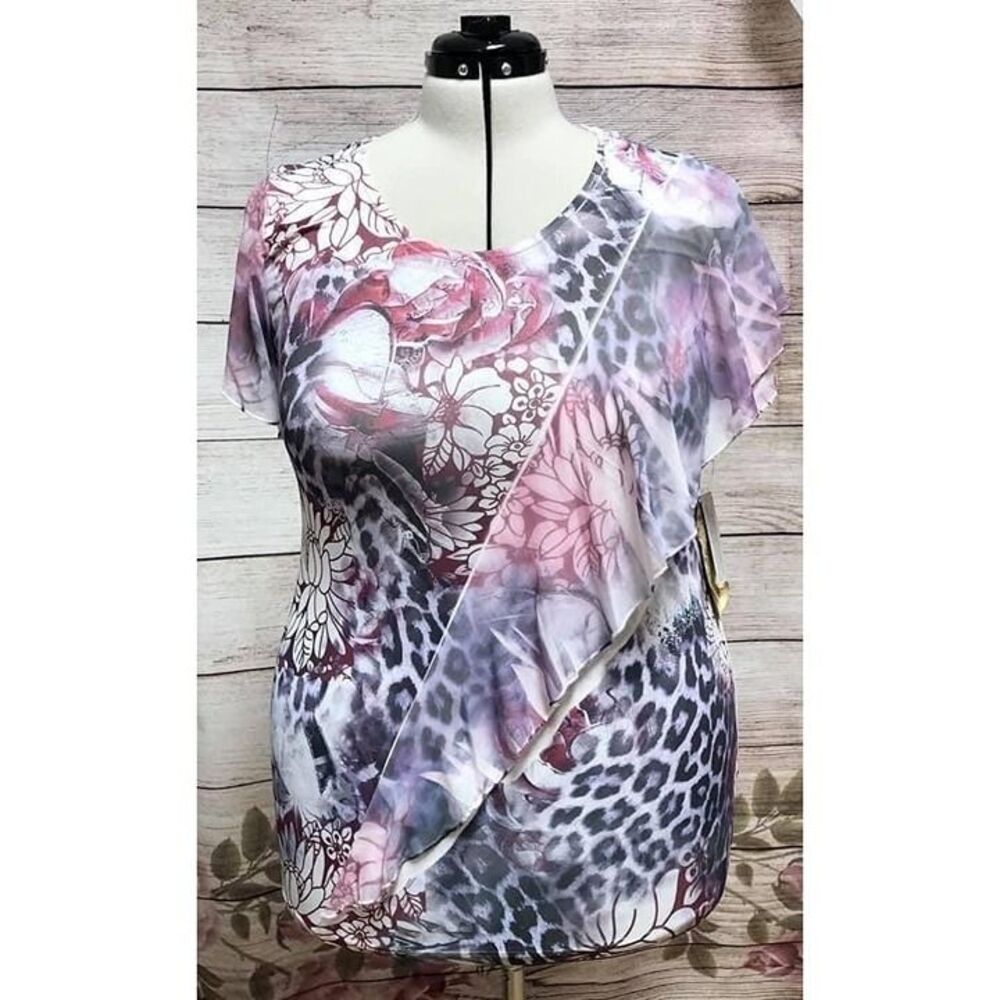 NWT One World women's boho top. Size large. New with tags.